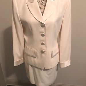 White Cream Suit-Skirt Kasper